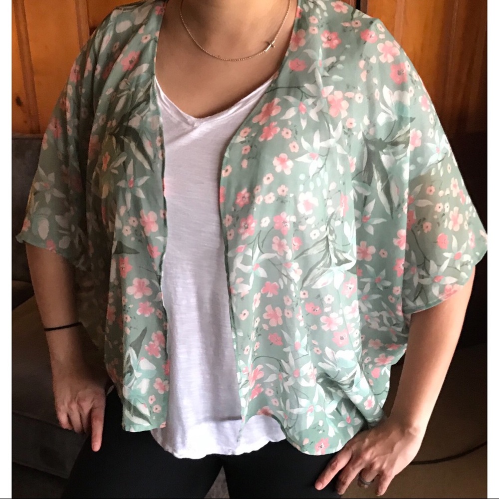 💐 Green Floral Kimono Poncho Short Sleeve